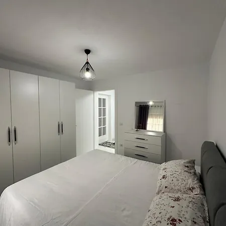 Apartment Elezi Centre *